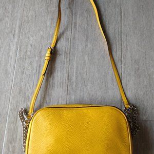COACH ISLA CHAIN CROSSBODY - BRIGHT YELLOW